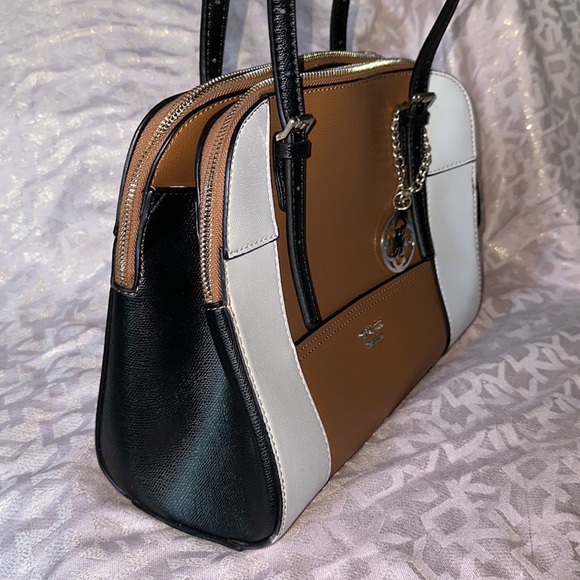 Guess handbag - Picture 2 of 8